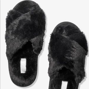 NEW VS PINK COZY FAUX FUR SHERPA SLIPPERS